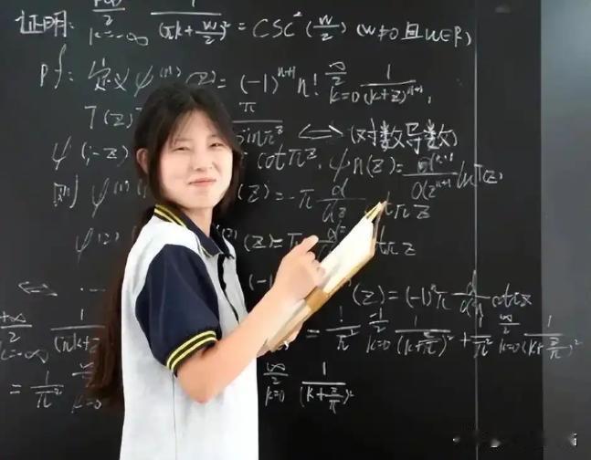 造神失败，姜萍，这位被誉为“天才少女”的年轻人，最近因其“造神”事件而深陷风波。