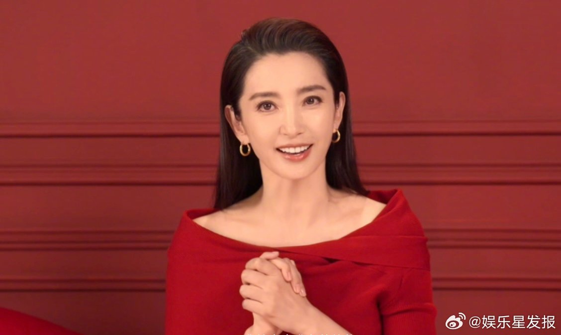 李冰冰回家 久别重逢，亦是归家。李冰冰与伙伴的再次携手，是岁月沉淀的默契，更是如