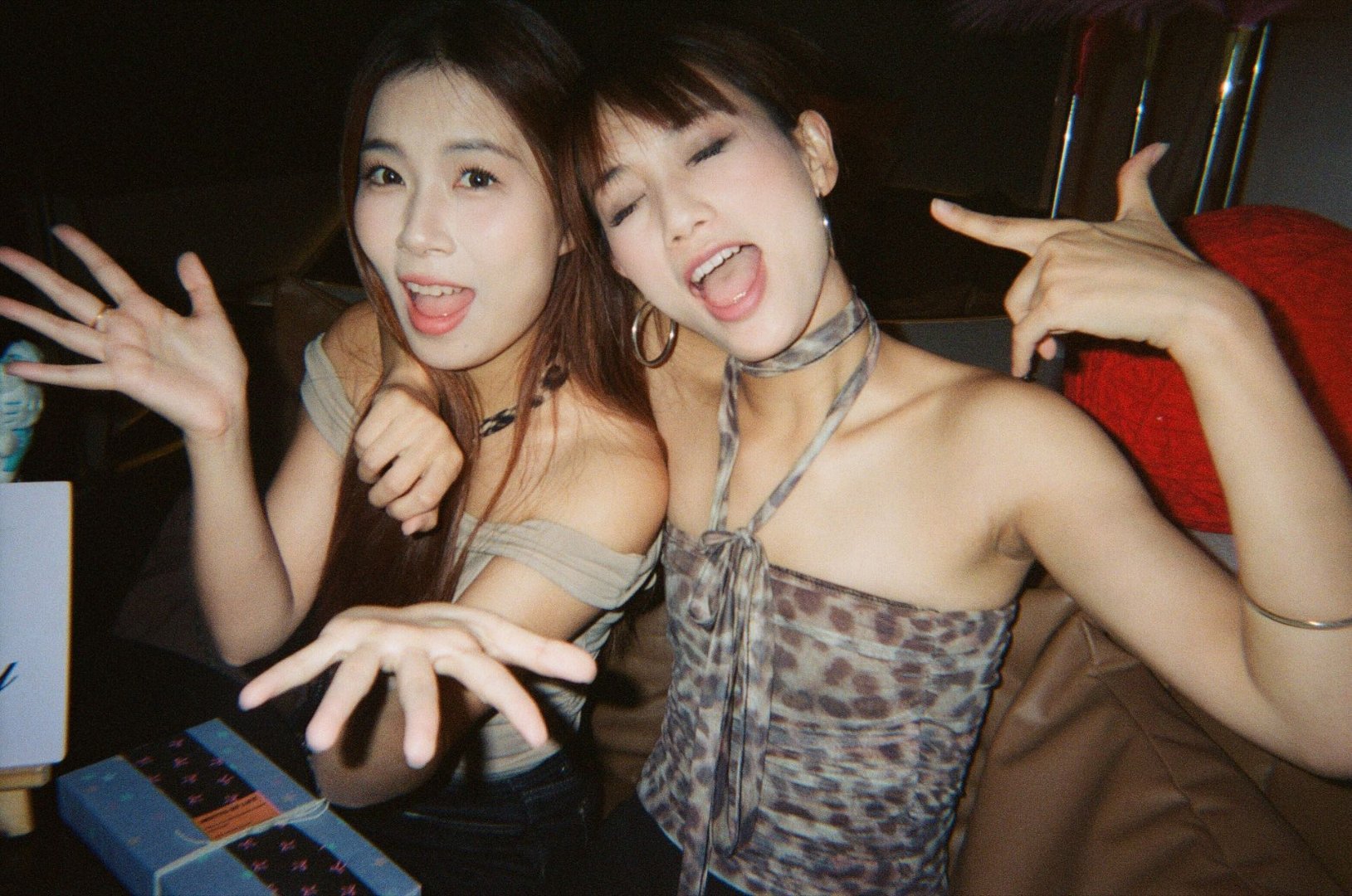 广州把潮味拉满了广州貌似是潮人聚集地吧 从潮玩体验的角度来说，广州塔周边确实可以