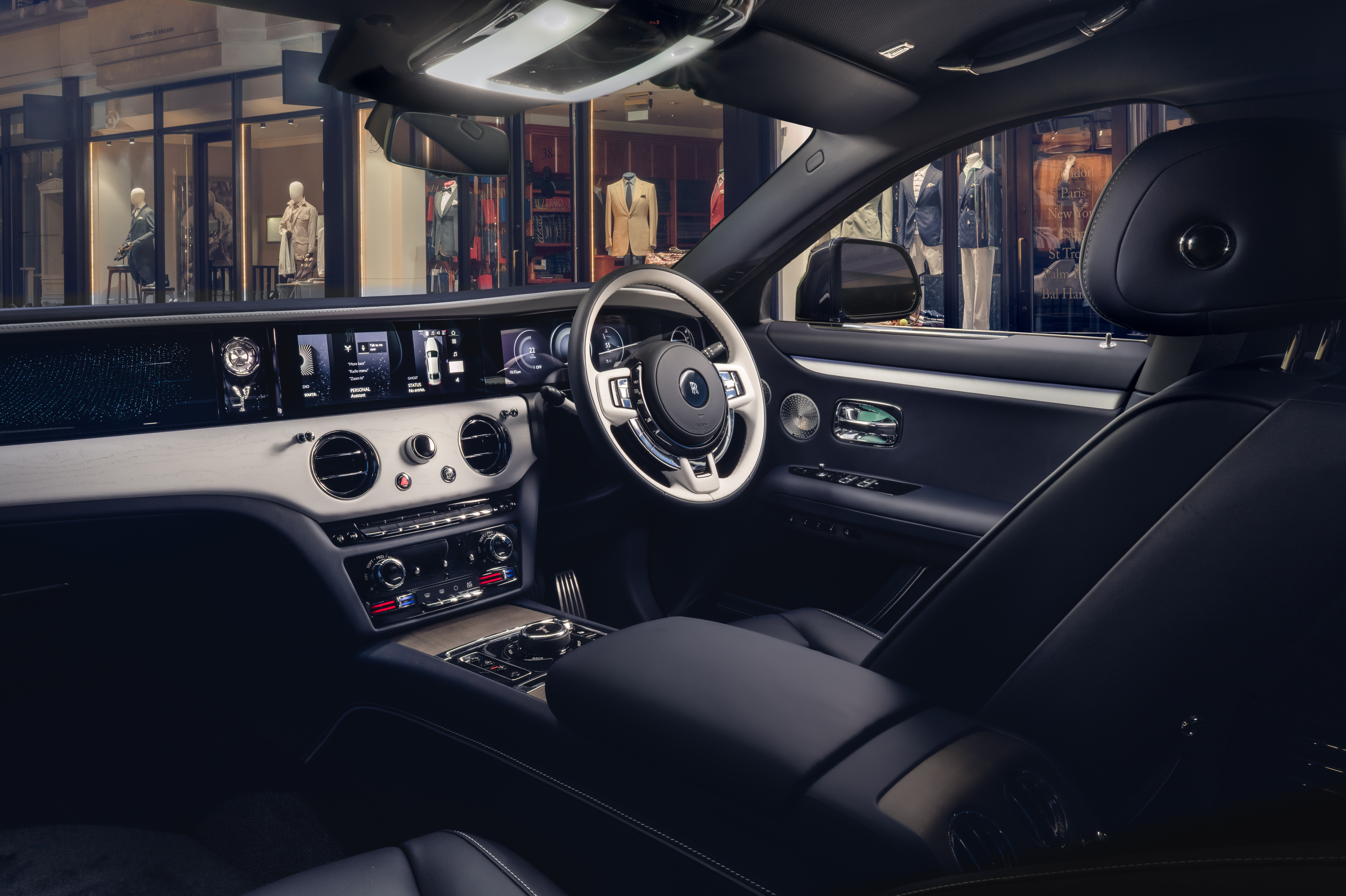 Rolls-Royce Ghost Extended Savile Row天使的