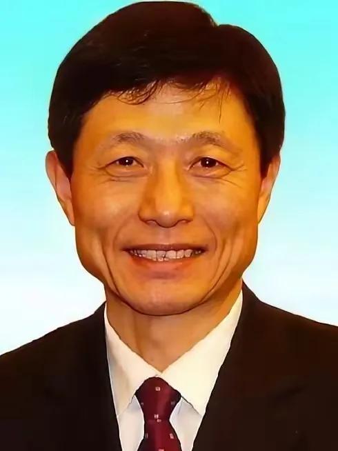 2016年4月21日，一位久经考验的共产主义战士艾跃进同志逝世，他的逝世是中国社