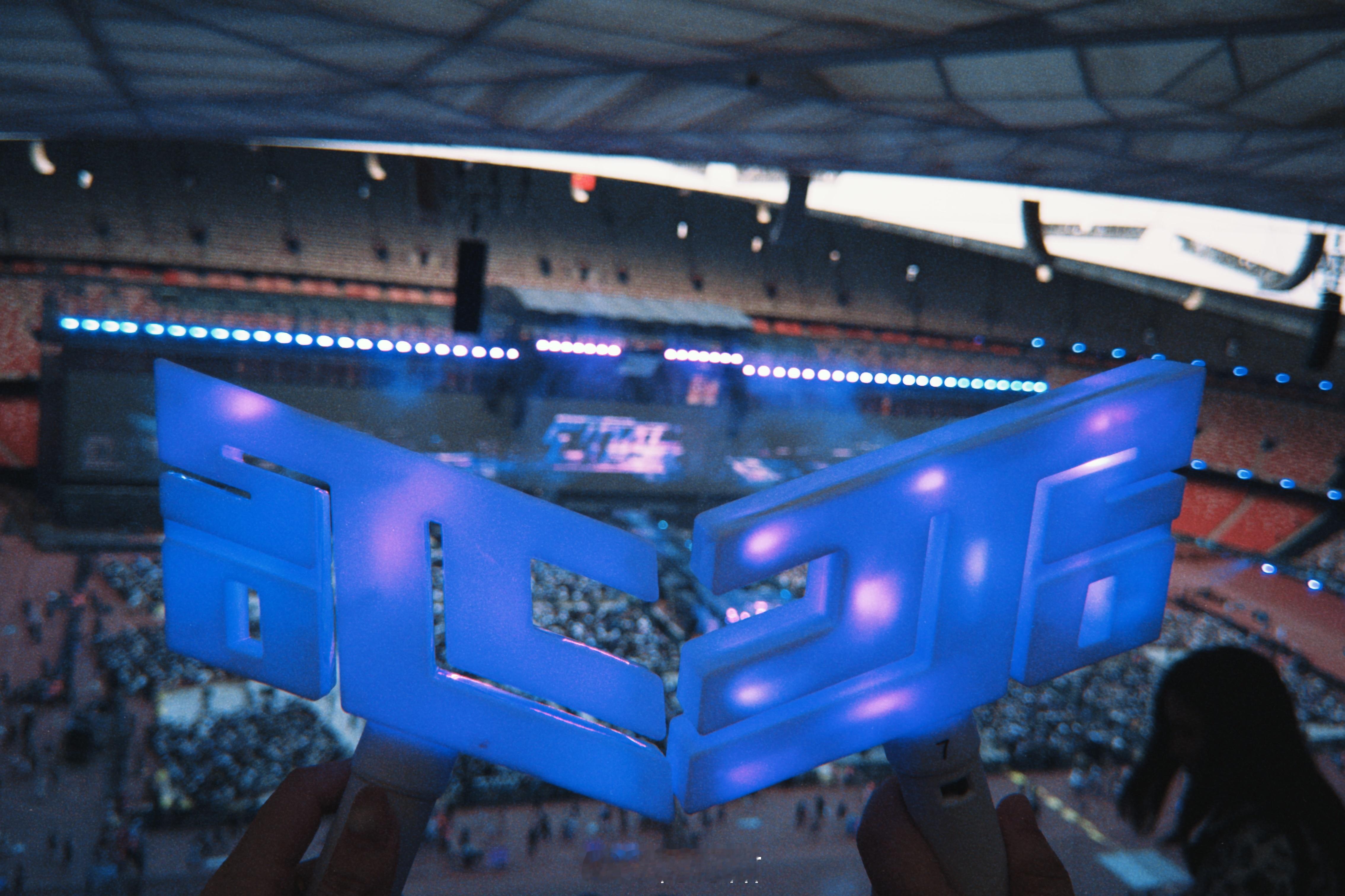 太帅了哥！一个比cd唱的还好听的男人！  ​​​