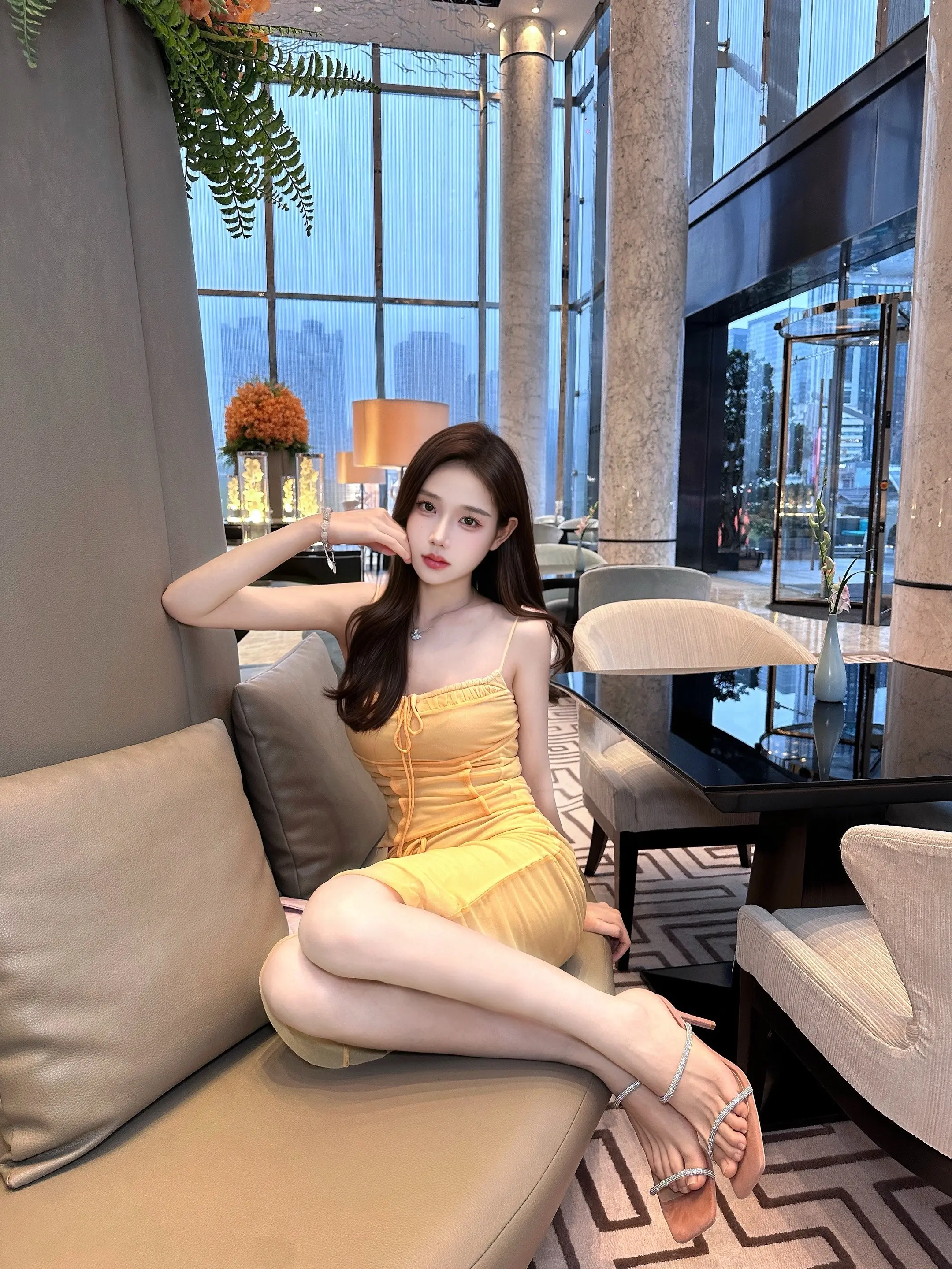 拥有过真的 顶级的 就能一秒分辨出什么是假的 掺着水分的任何东西 爱也是