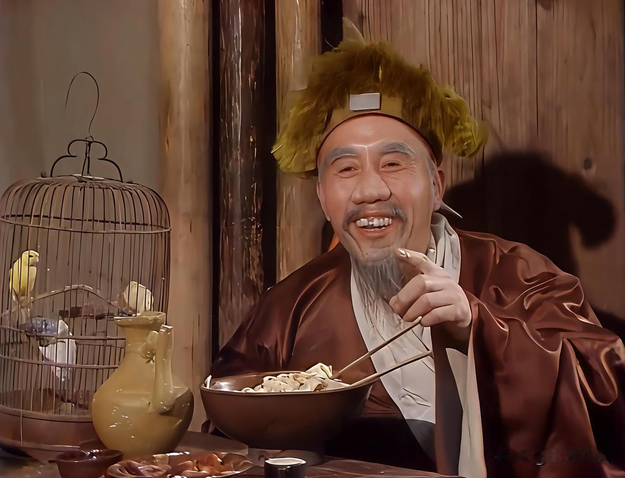 吃面老者，是南赡部洲的一位市井老者，也是全集市唯一一个不怕毛脸孙悟空的凡人，靠开