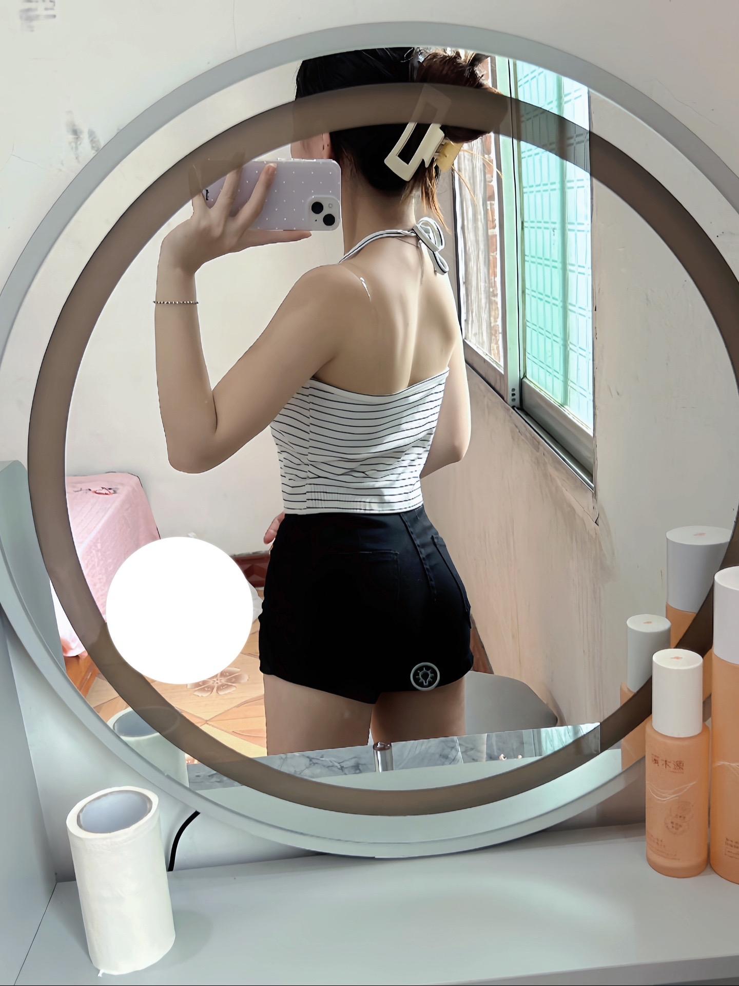 物质的女人风声水起 追爱的女人一事无成 心软的女人永远被践踏 心硬的女人永远潇洒