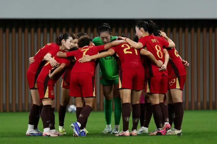 中国女足队史首次输给俄罗斯国际友谊赛，中国女足1-2遭俄罗斯女足绝杀，据中国足协