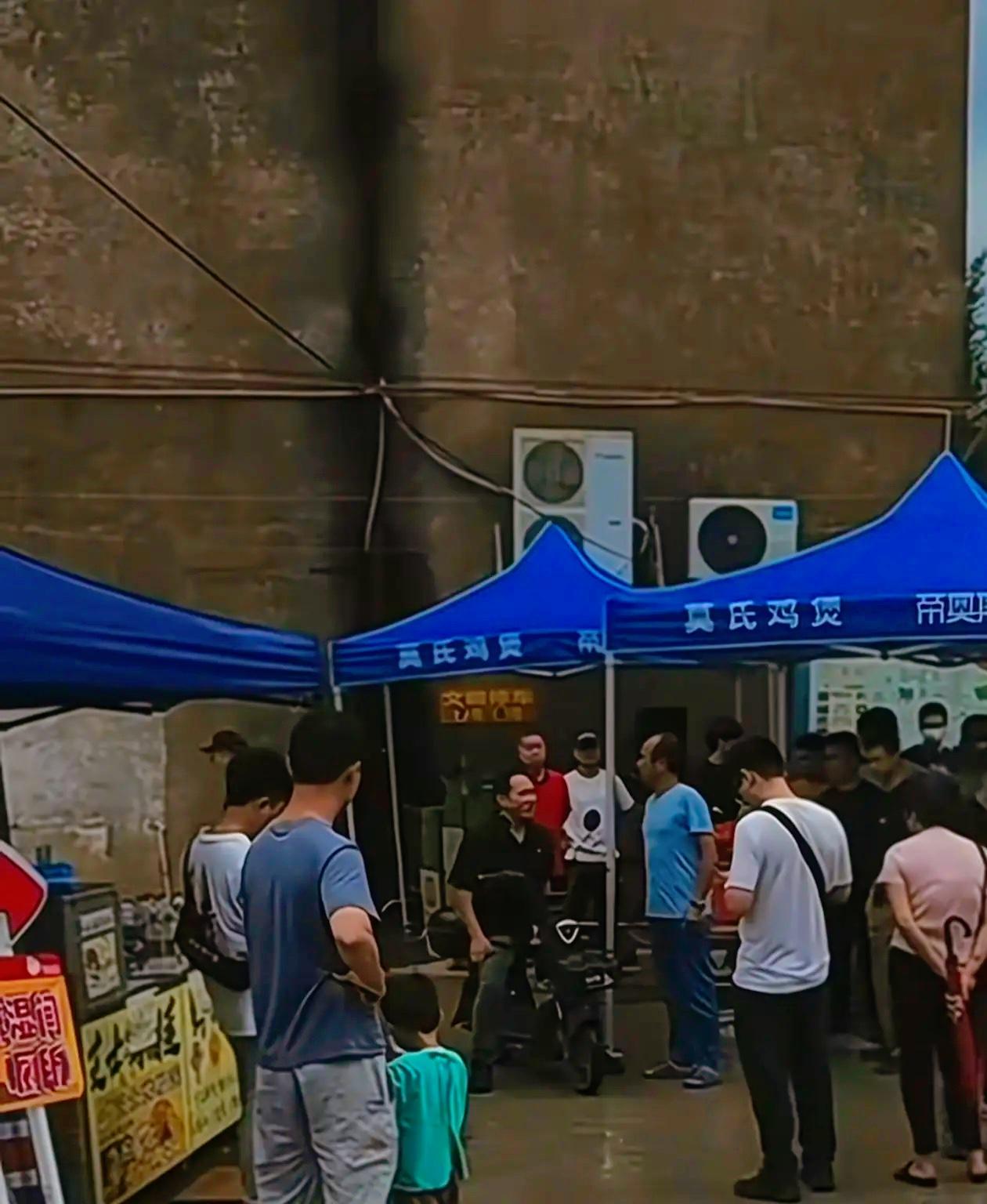 顺德文旅这回属实头大了！好不容易把莫叔劝着正常营业，结果邻居直接上门讨说法，莫叔