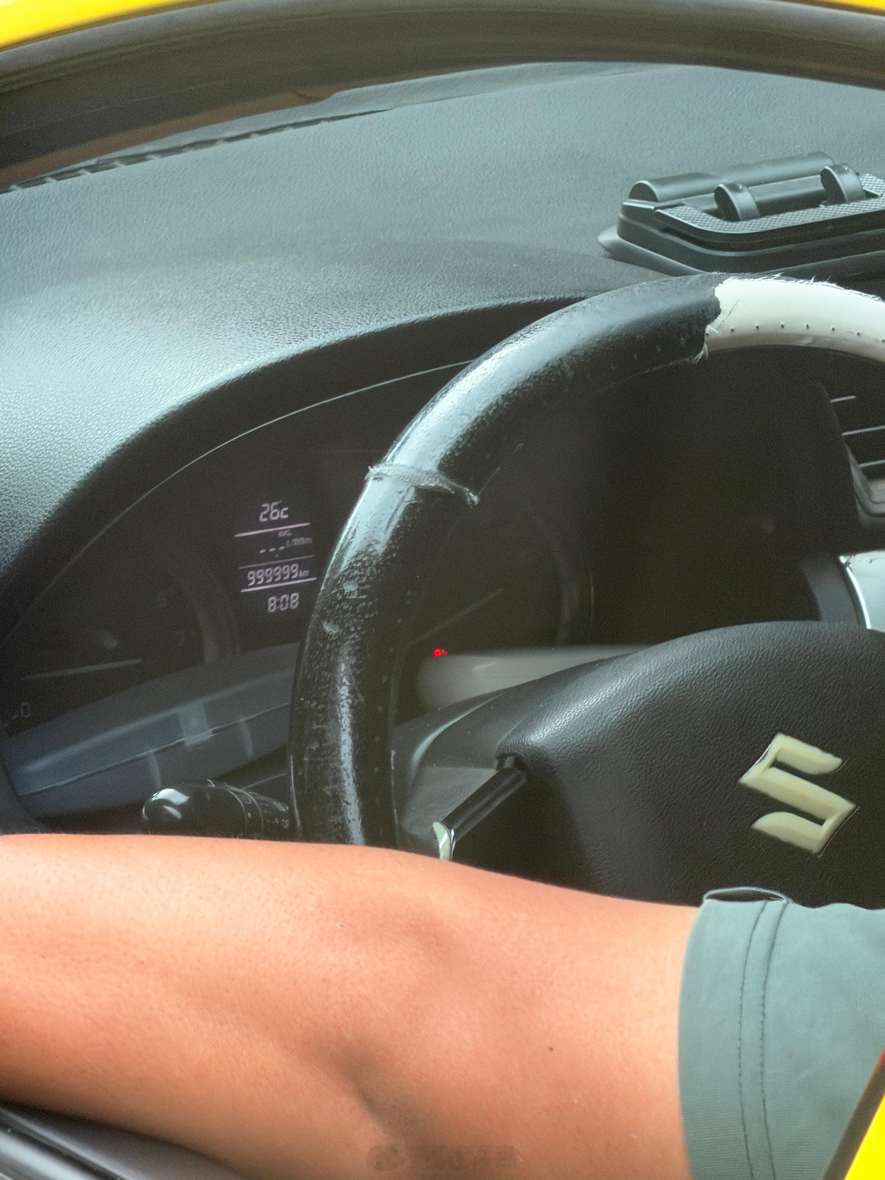 电动汽车"锁电"现象深度解析1. 锁电的本质与目的• 官方说法：车企称之为"软件
