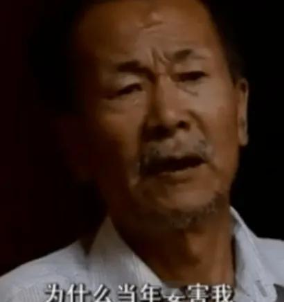 [月亮]1986年，甘肃武威文化馆干部裴树唐因“强奸”女歌手被判7年。在狱中，他