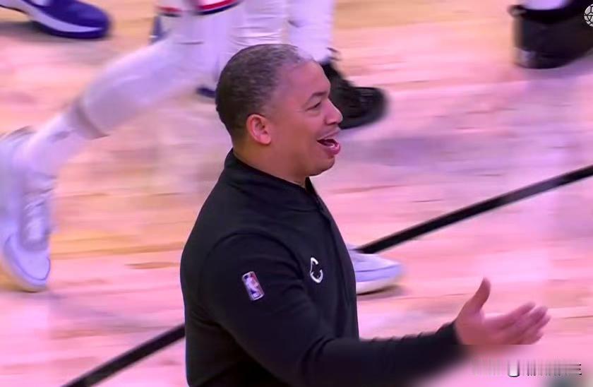 狄龙赛前直播：哈登今晚别想超9分。结果...
快船打太阳，狄龙拍着胸脯放狠话。