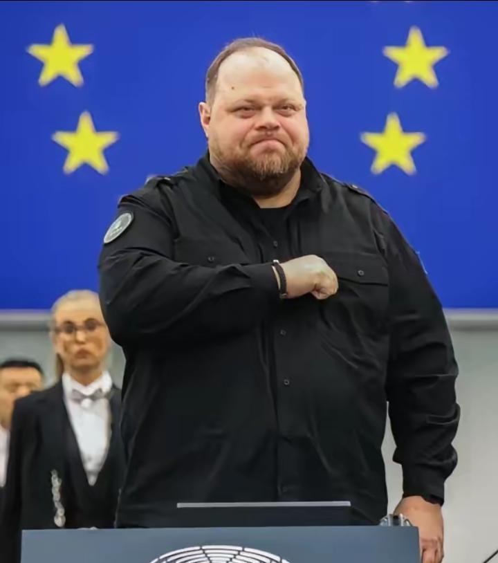 谁都没能料到，局势竟会出现如此石破天惊的反转！
就在全世界都笃定俄乌和平谈判终于