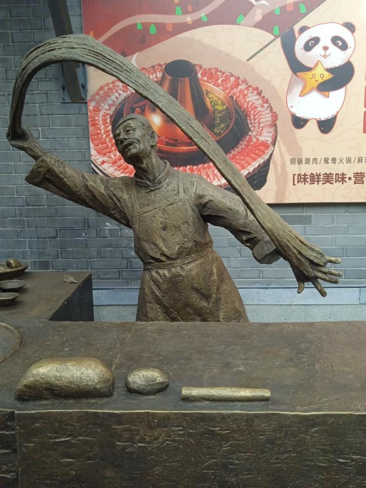 说说《依依向北风》剧中的“黑市”。《依依向北风》第一集就遭到观众们弃剧，为什么呢