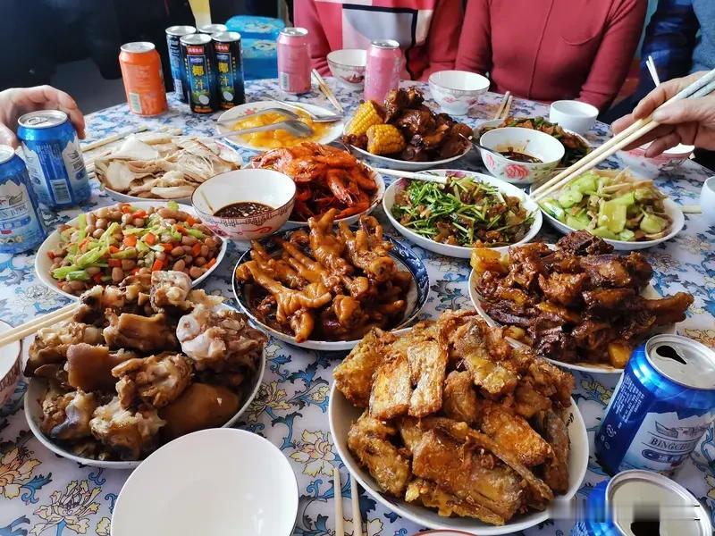 用一句话证明自己来自哪儿，那可太有意思了。像东北人，一句“嘎哈啊？”那味儿就出来