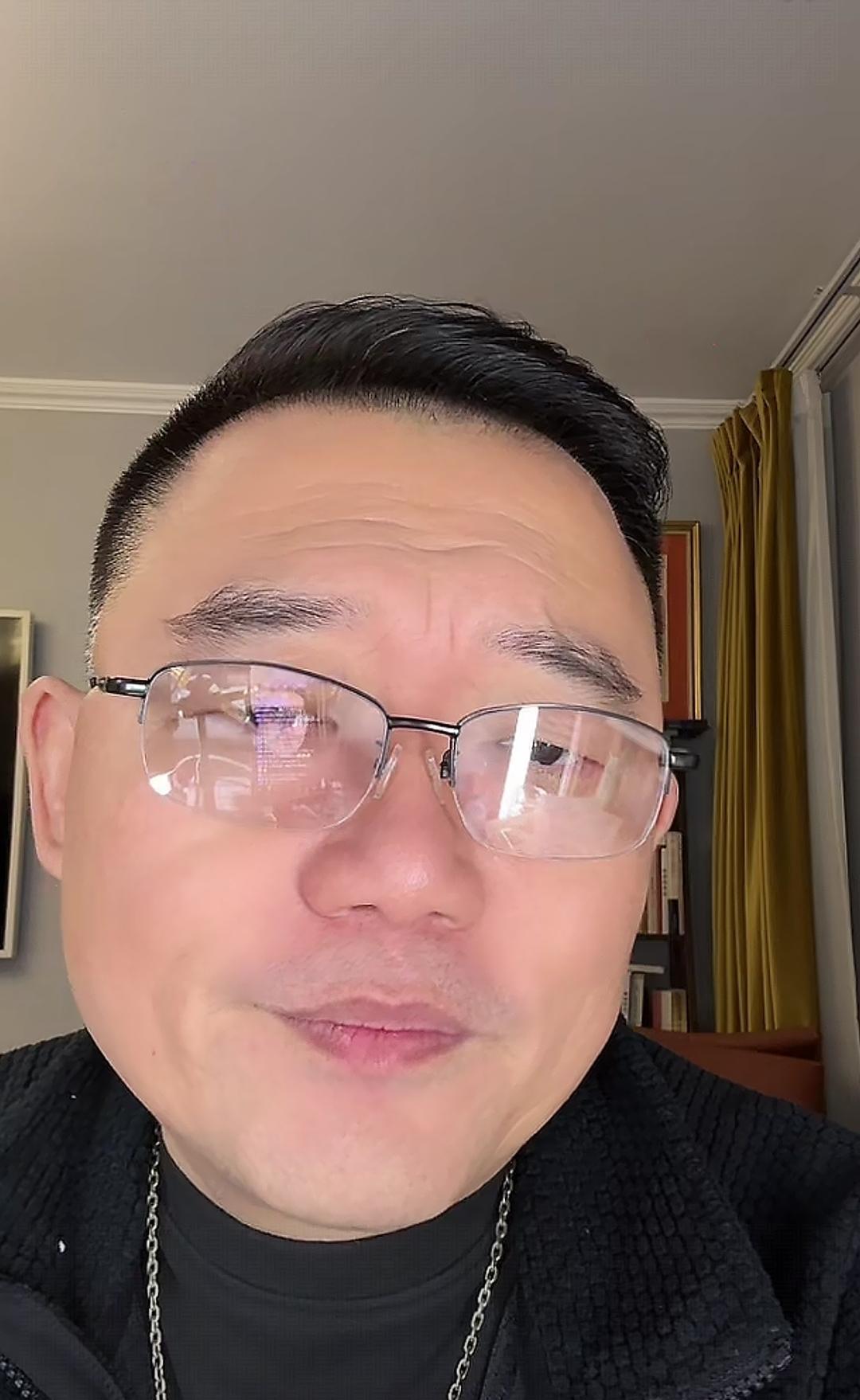 昨天晚上德云社郑好直播间人数再次突破万人大关！太气人了！
我本来就是进去凑个热闹