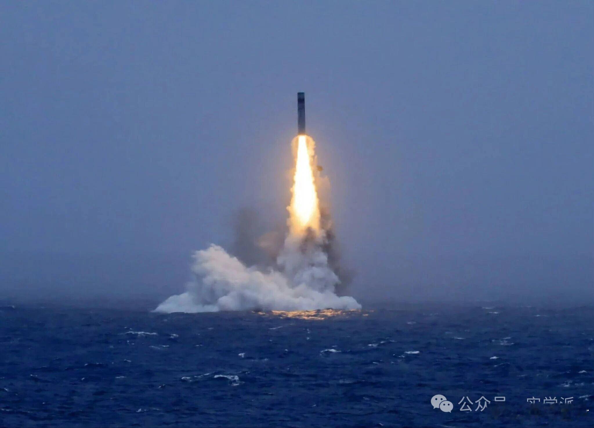 射程超过1万公里，导弹飞越日本上空，为什么这次和日本无关的导弹发射，又让日本破防