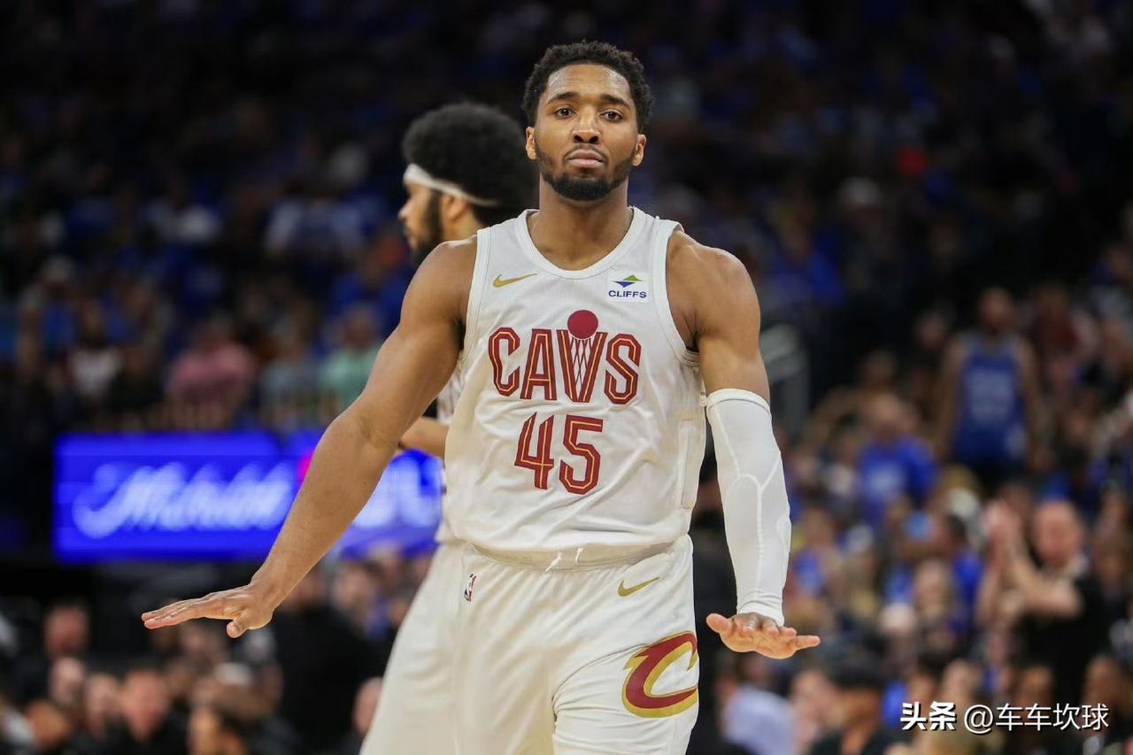 NBA历史上，季后赛中以55%以上投篮命中率砍下50+得分的比赛场次最多球员：