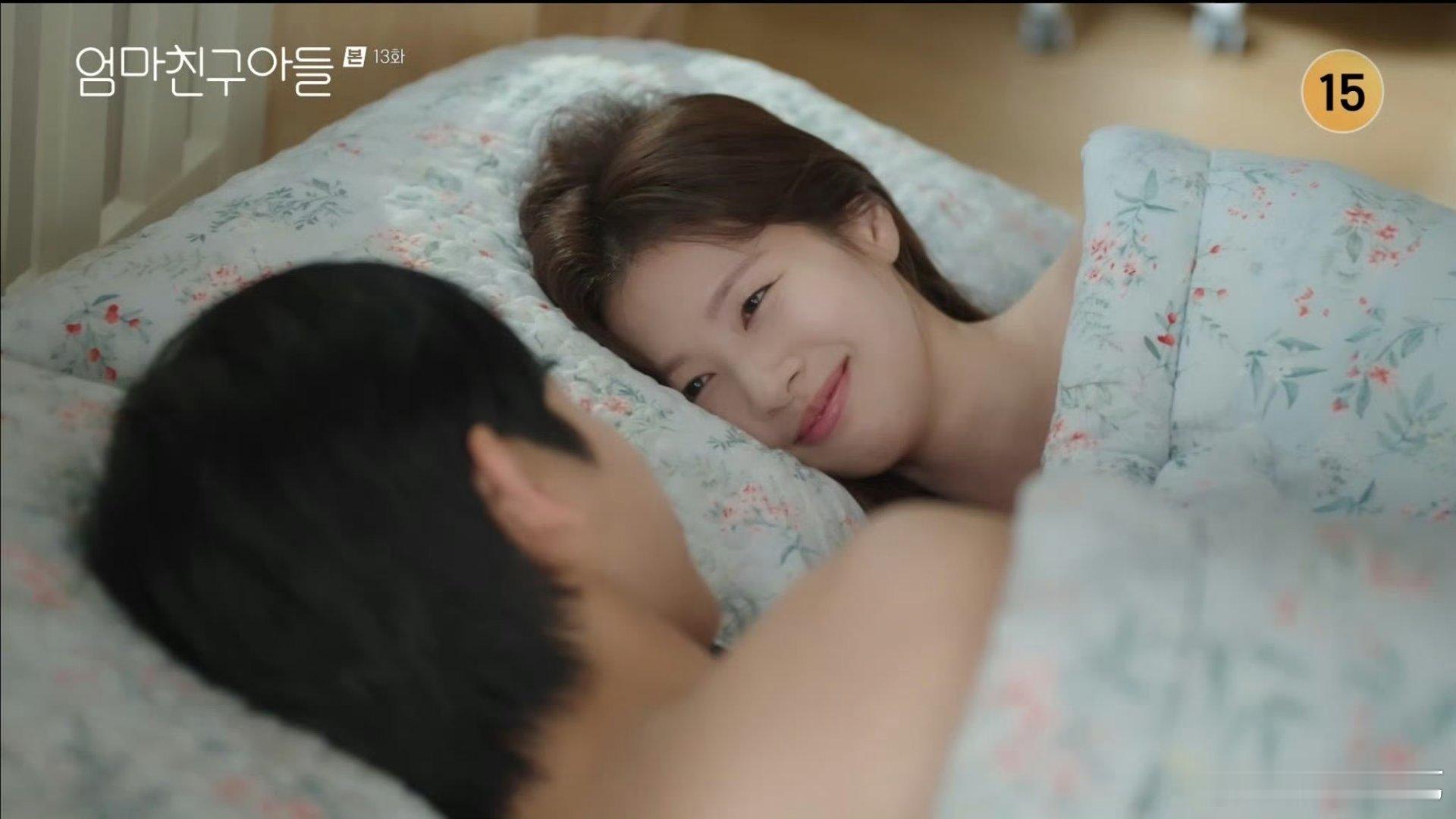 说起床戏还得是金秘书#丁海寅性缩力##第一次看到这么有性缩力的床戏# ​​​