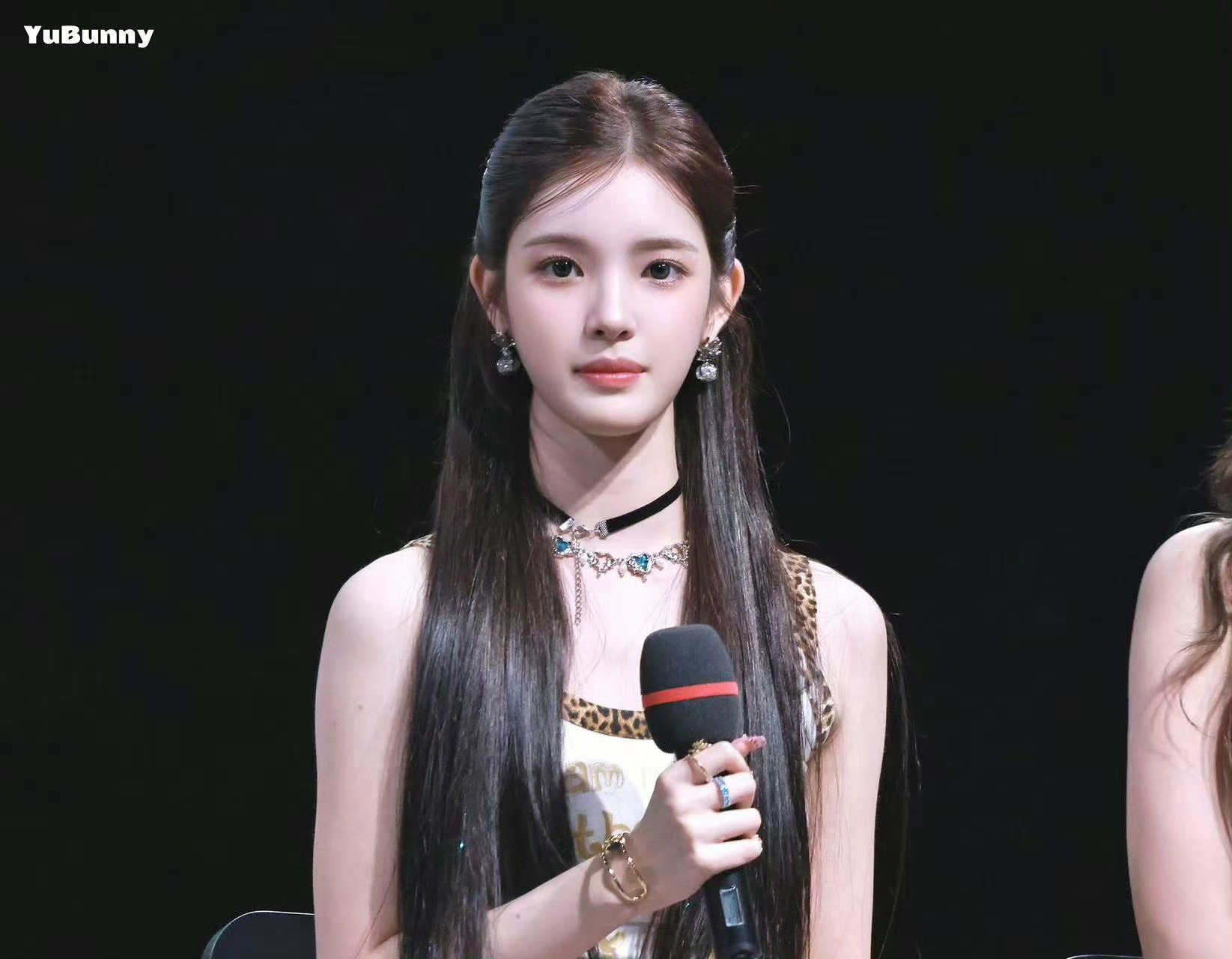 此女没表情时是最吊的 