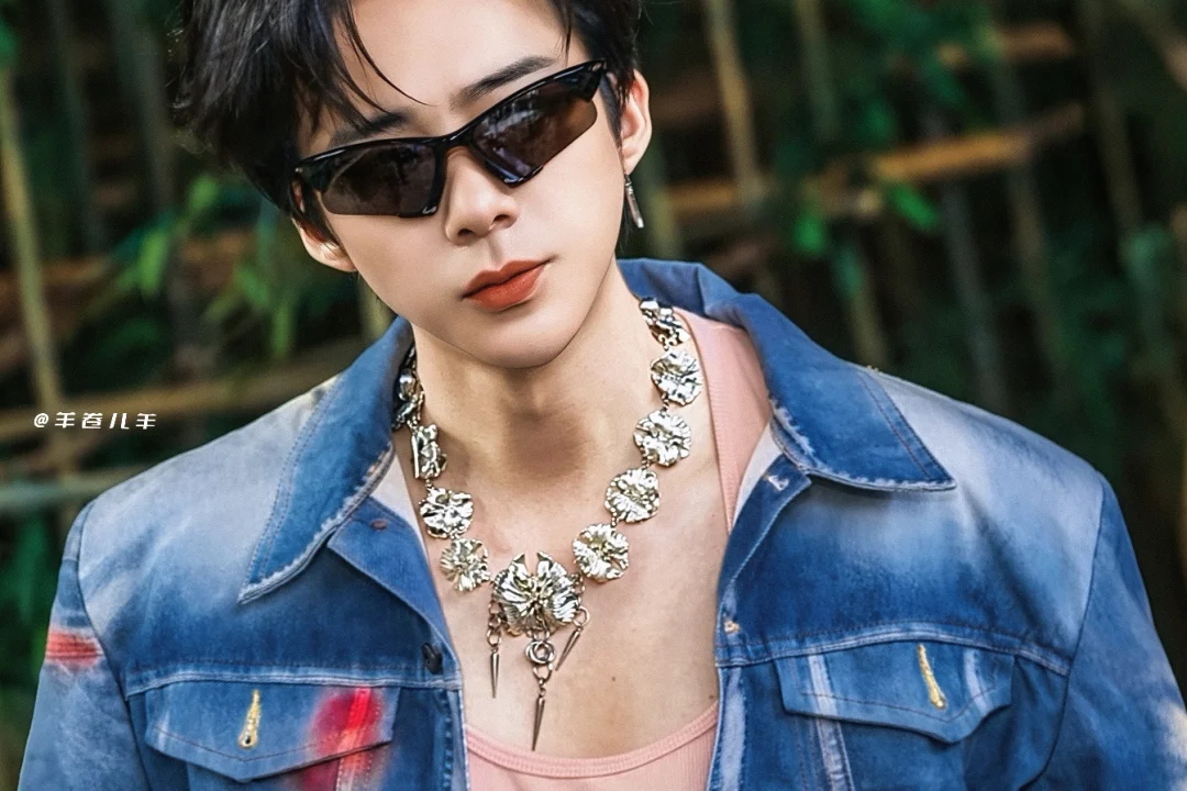 先在哥胸口趴一会儿🥰