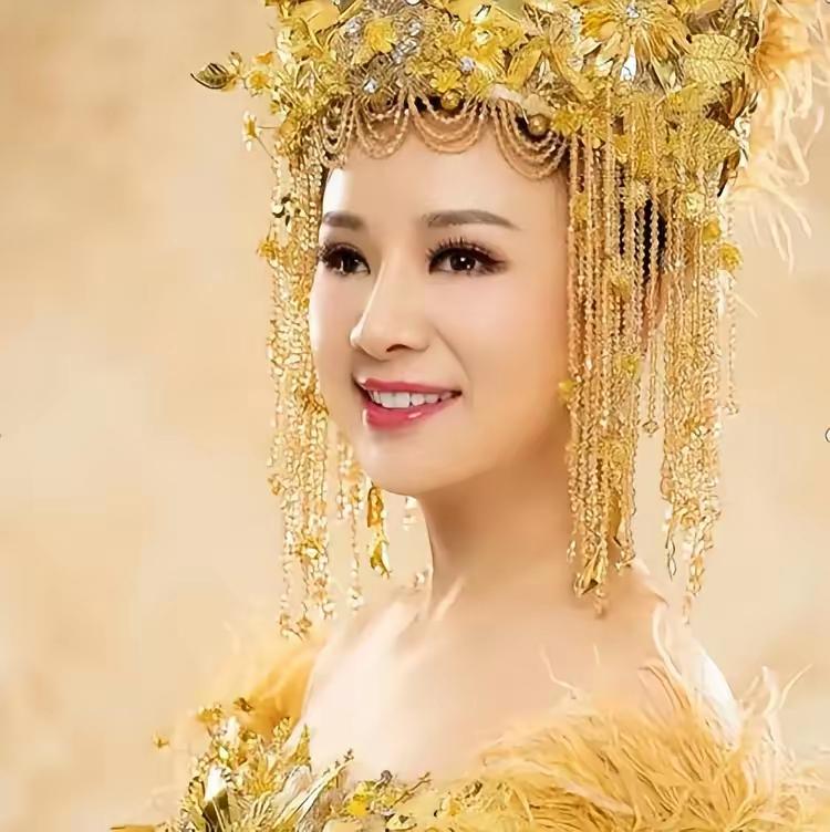 7年前，盲人女歌手刘赛不顾所有人的质疑和反对，毅然决然地嫁给了那个一贫如洗的农村