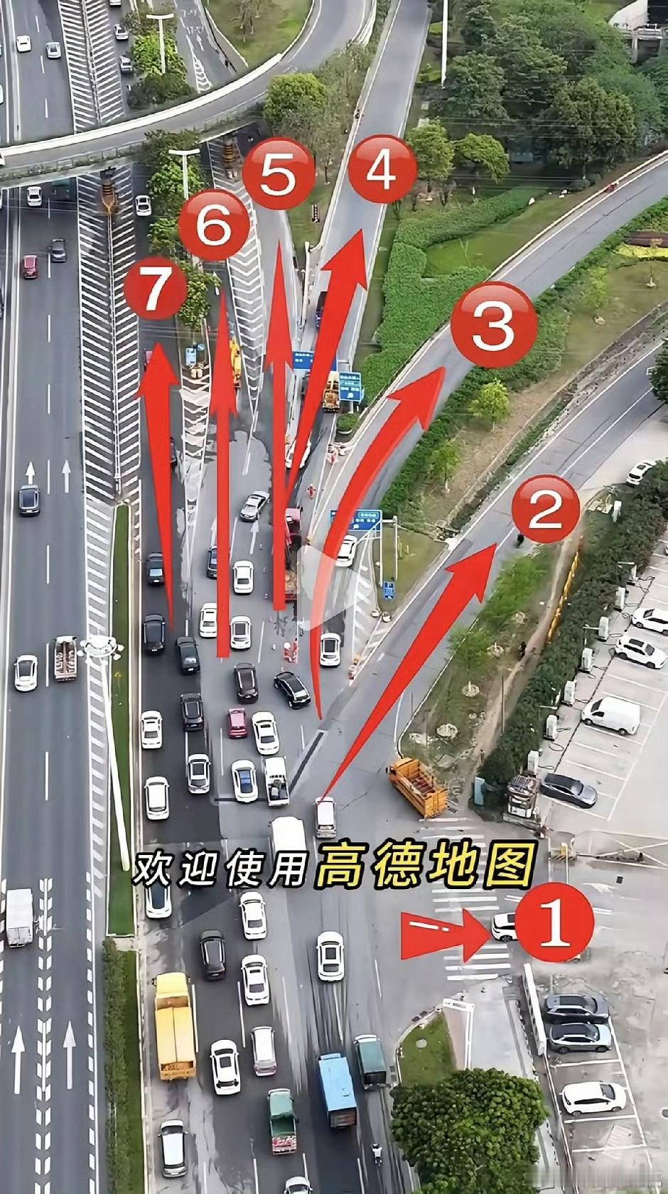 就问你这个路口你会不会迷糊反正我之前在广州就因为左边进隧道没注意我要走右边进了隧