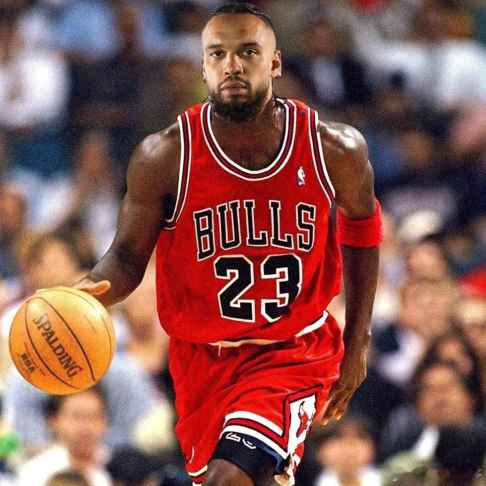 詹姆斯 美媒说这是打勒布朗詹姆斯时的狄龙湖人不敌太阳