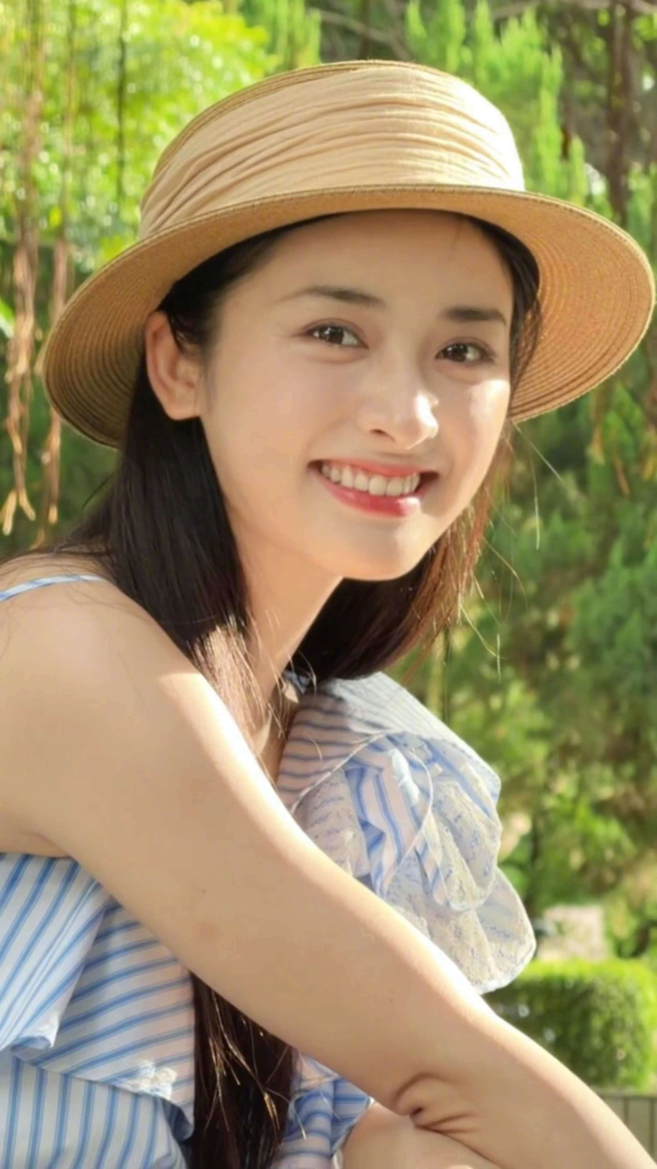 沈月我想象中夏天拍照的样子想象中的夏日拍照模样，总算有画面了