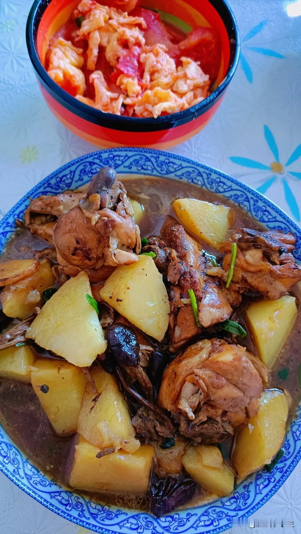 从孩子开学到现在，这是第二次做肉菜，有一次是炖了几条银鲳鱼，估计没有多少人比我吃