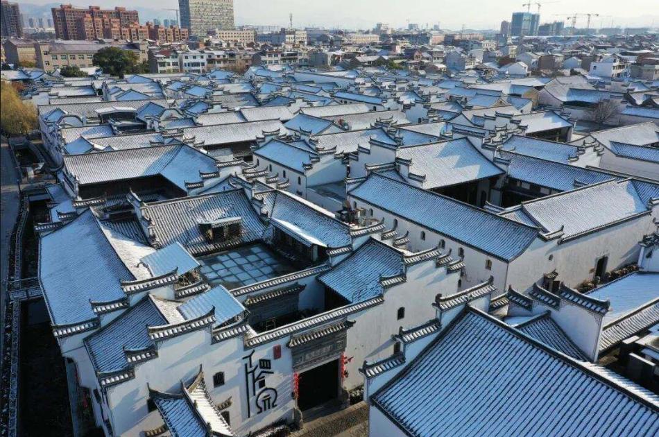 提起江南顶级古民居，很多人会想到各式徽派大院，但在浙江东阳，有一座名头响亮的卢宅