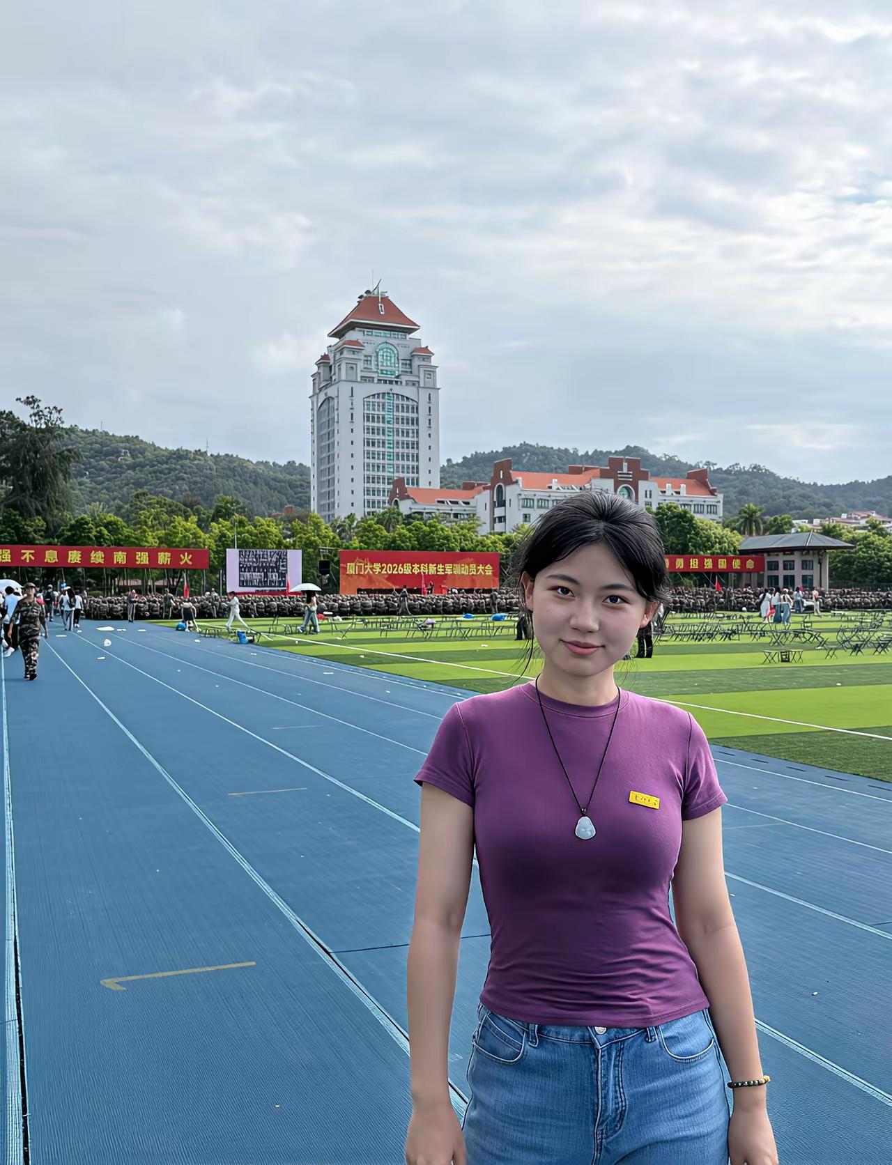 厦门大学，
如此浪漫之地，
学术和爱情，
哪个更值得？