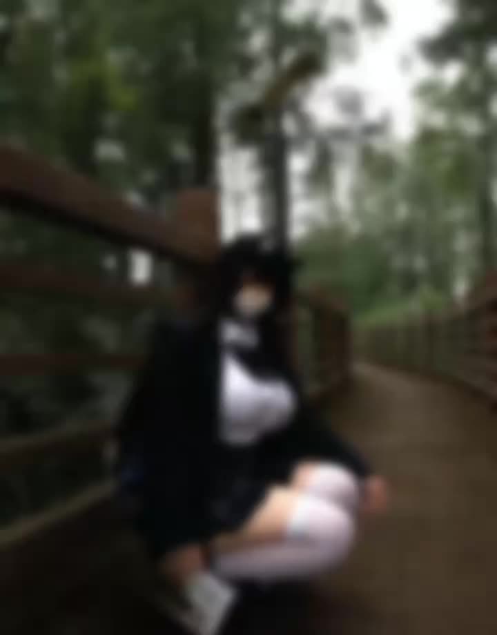 还要多少无休止的揣测 我在你的身边像是摆设