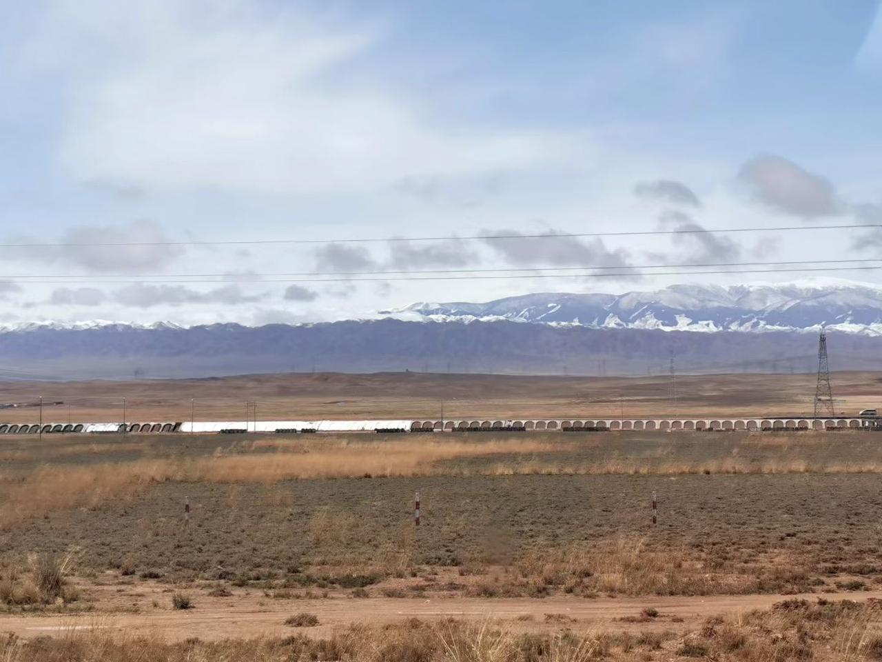 行至祁连山下，见证辽阔与坚韧；漫步丝路古道，感受文明交融的磅礴.......