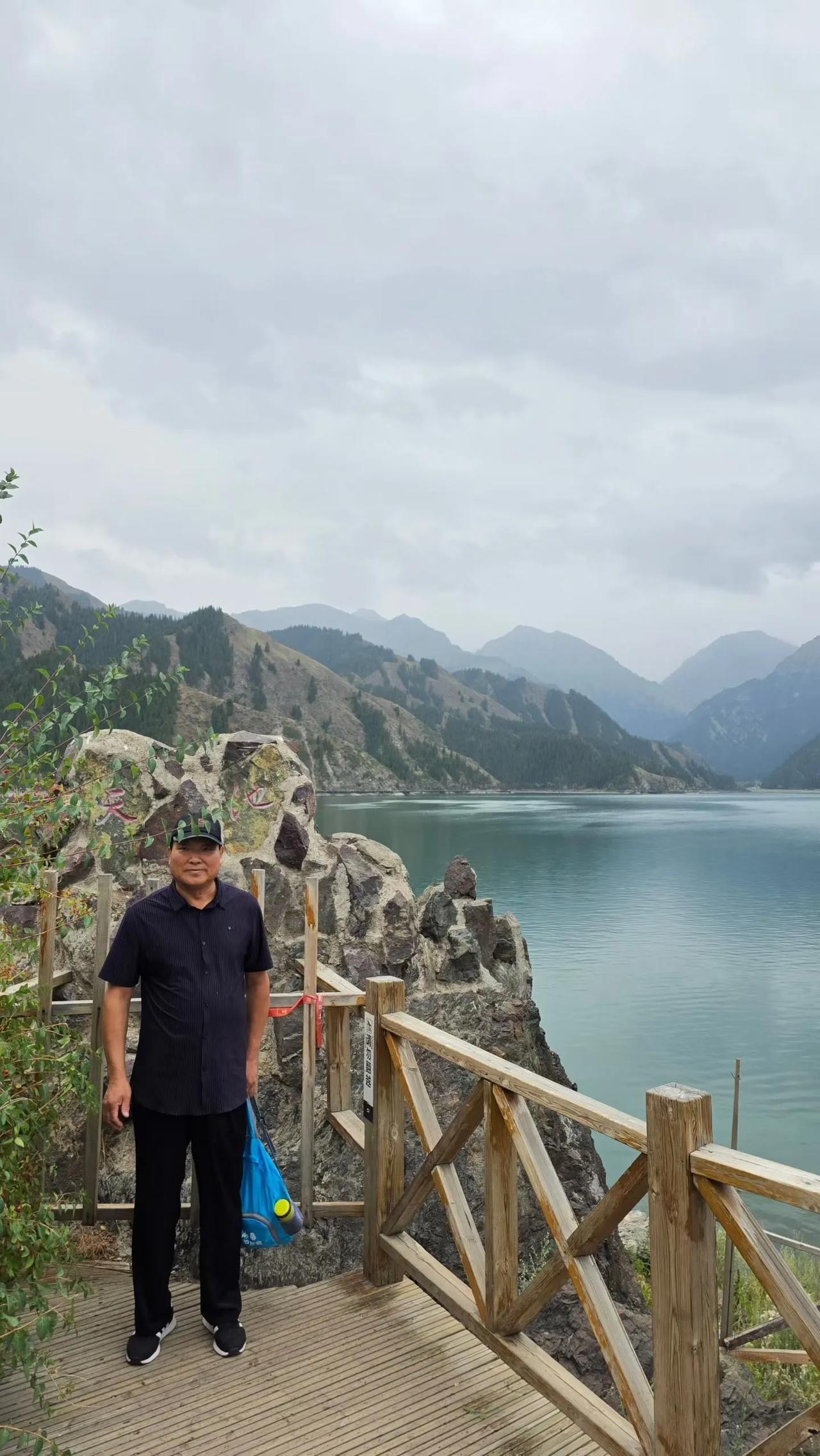 骊山旅友快乐行、新疆天池：
  临潼旅游集散中心新疆大环线！
今天我们来到天山天