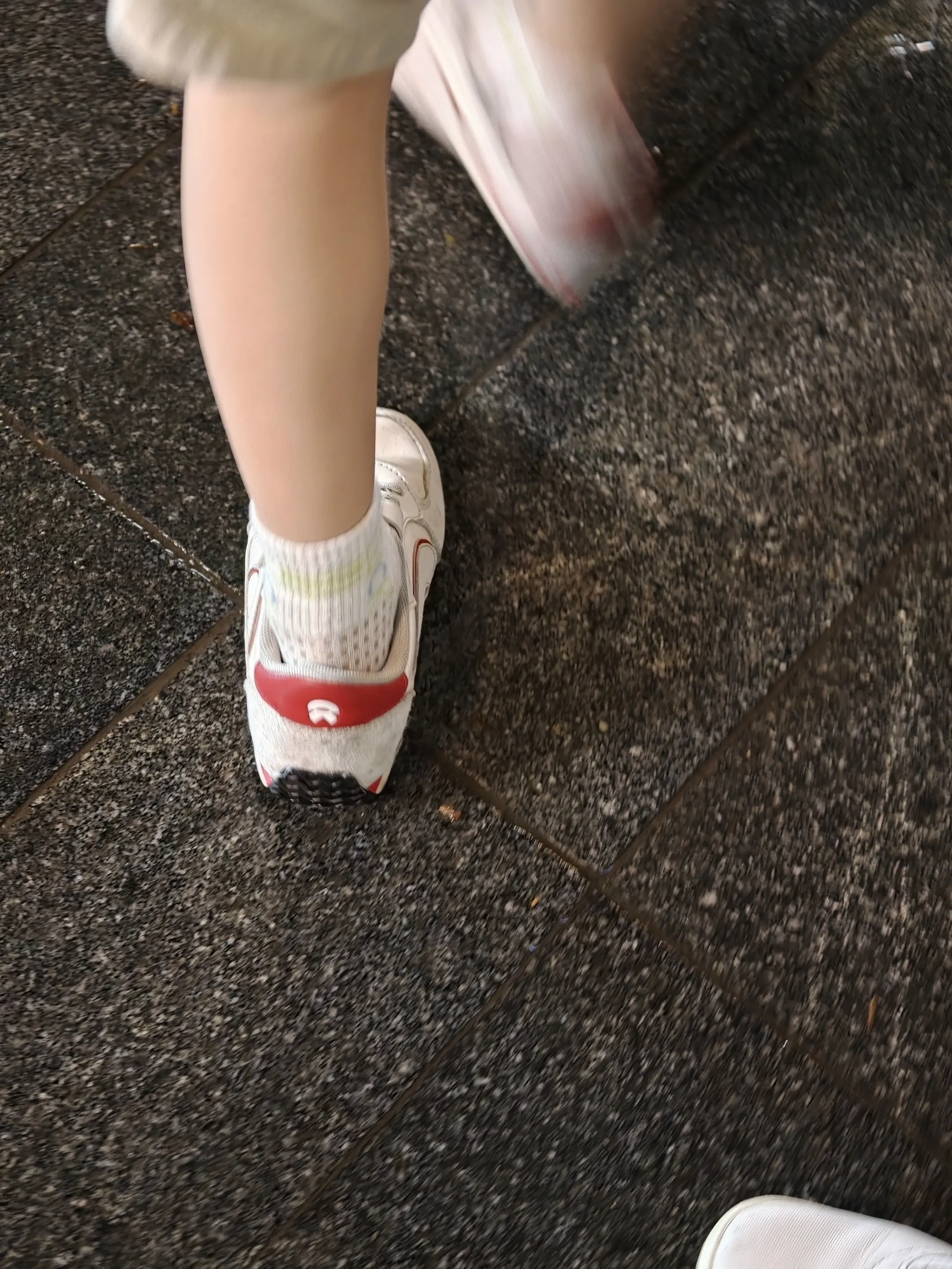 你家有没有同款蔚二代？也是很奇怪，买了一辆车怎么就莫名其妙NIOLif...