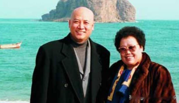 相依相伴36年，他两个有爱情吗？
富婆吃上了唐僧肉，唐僧取得了真金白银，这也是价