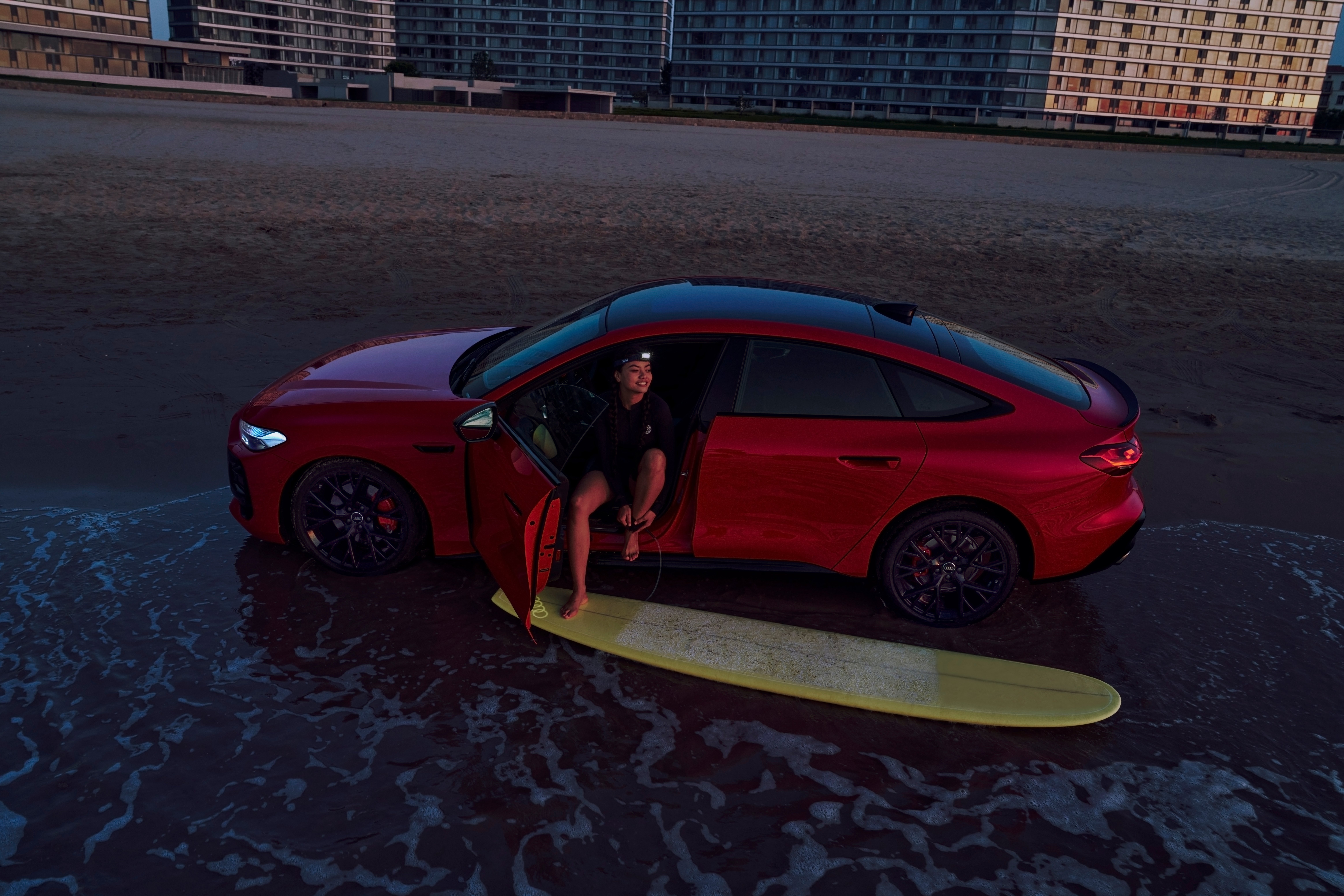 从赛道到街道聊聊F1，蹭点热度。 今年赛事仍然很精彩，梅奔毫无悬念第一， 阿斯顿