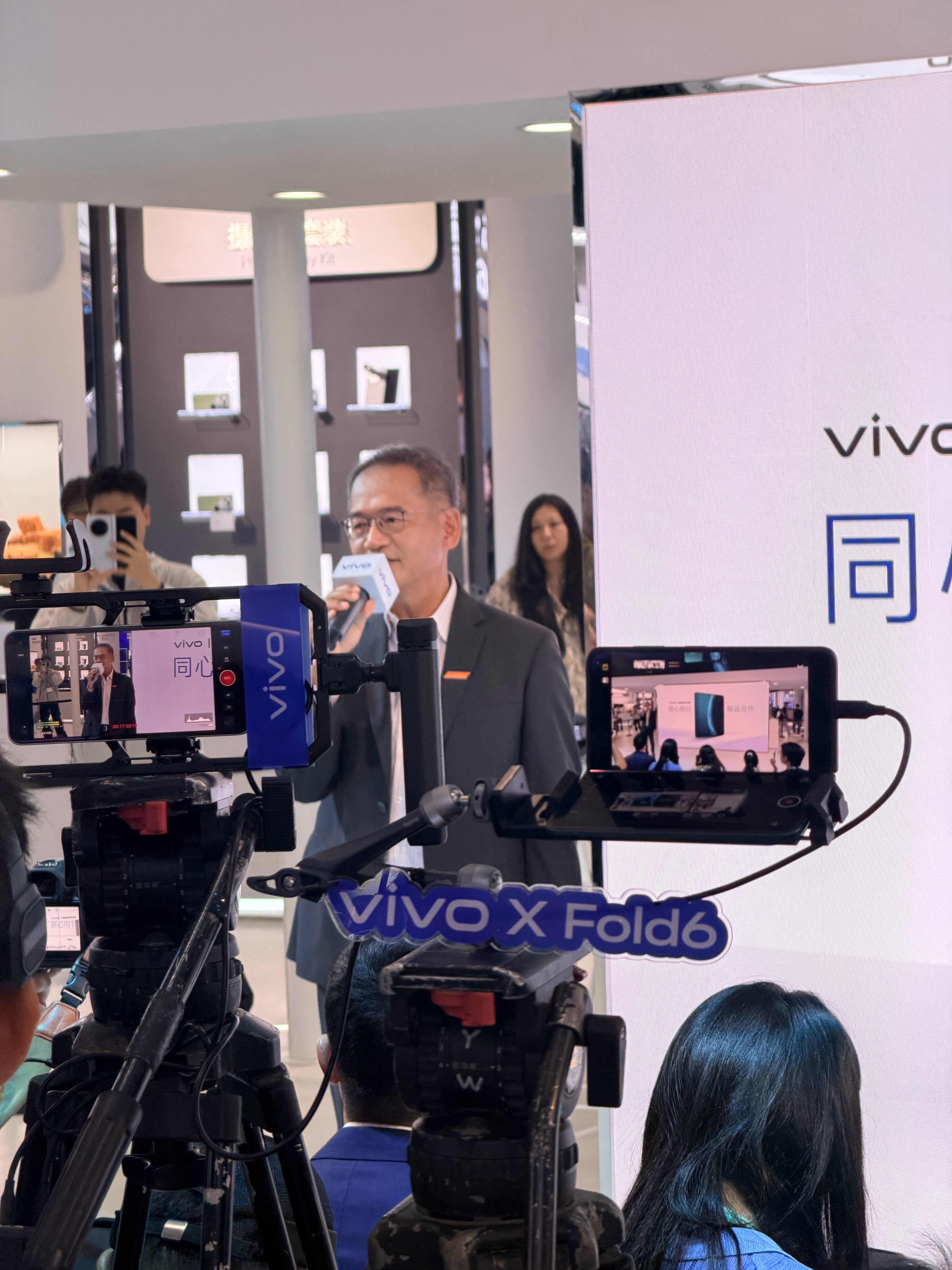 MWC26的vivo展台现场拍摄和直播设备均为vivo手机还有即将发布的vivo