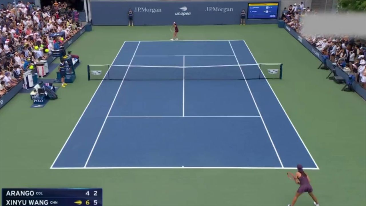 美网正赛首轮！王欣瑜2-0阿朗戈赛点局，绝美电影镜头诞生