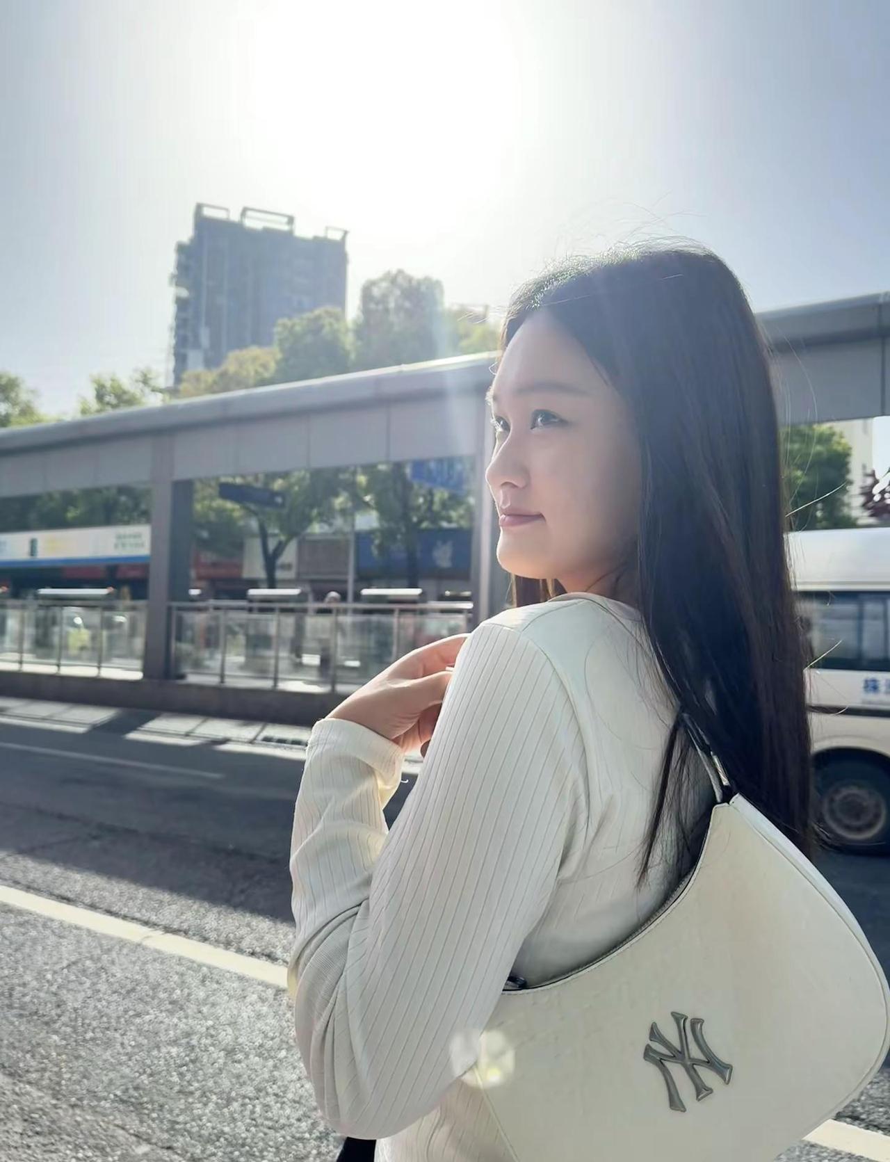 湖南终于出太阳了！ 今天继续种太阳吧。长沙下雨 长腮 湖南的春天