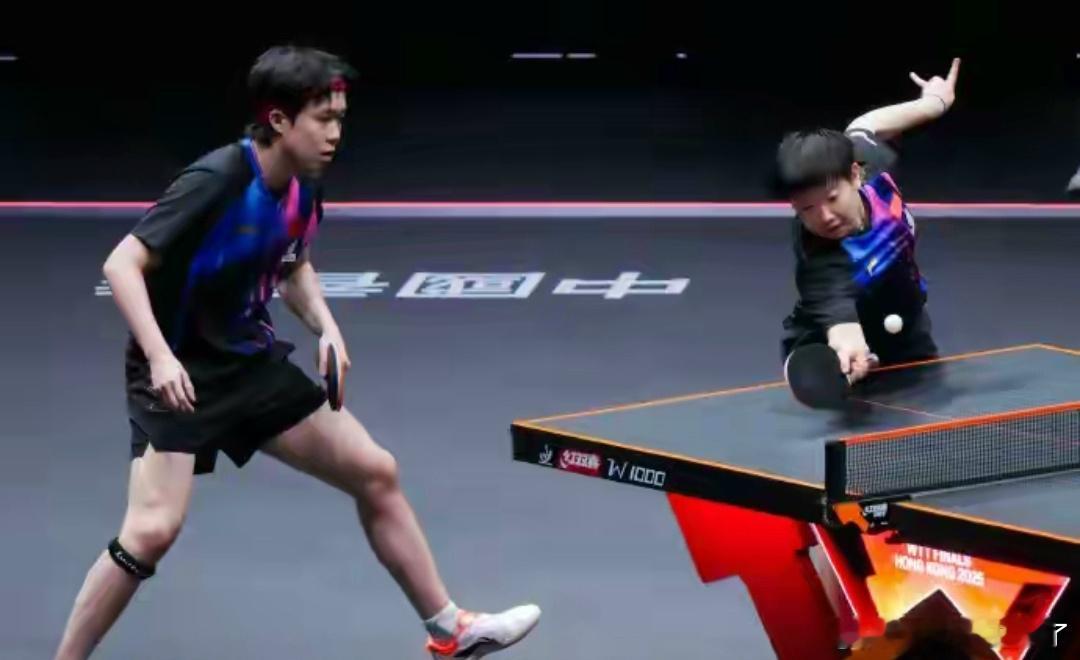 WTT香港总决赛混双首战告捷 王楚钦孙颖莎轻松取胜 10日，WTT香港总决赛混双