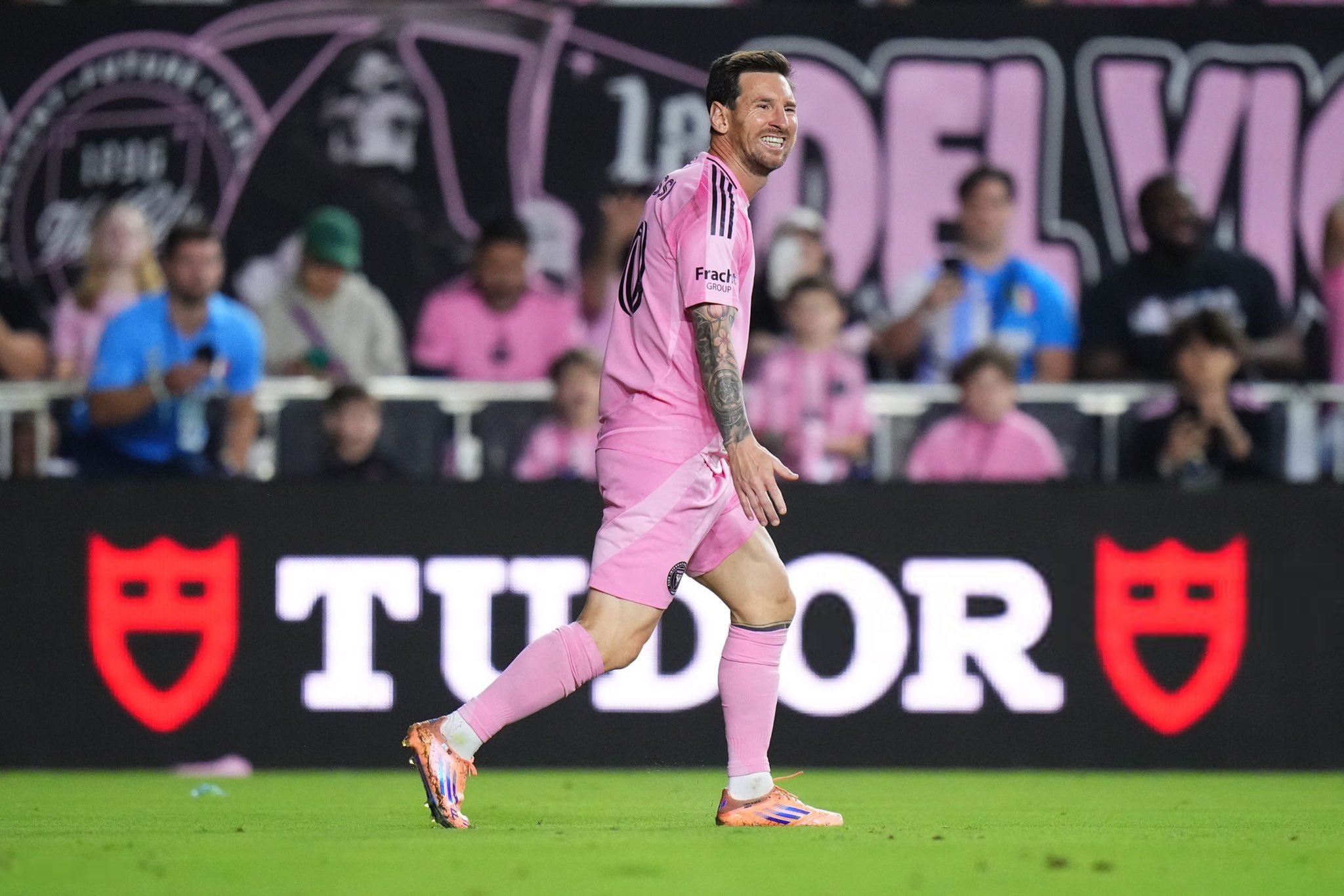 布斯克茨和阿尔巴的退役之战是总决赛，这是我之前没敢想的。好好好，总决赛见！梅西迈