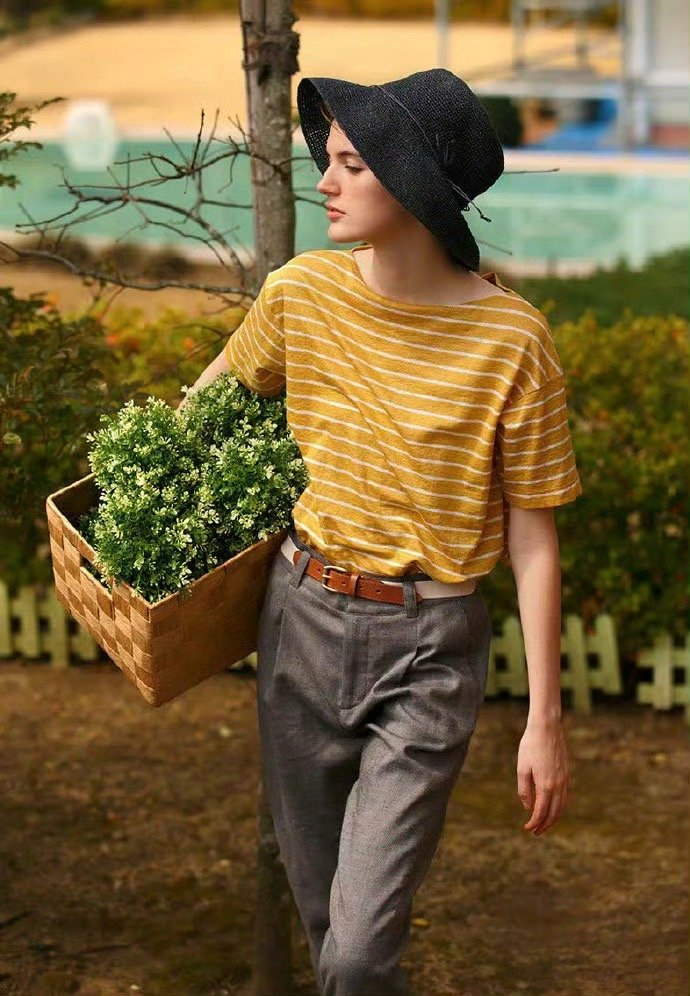 外表的美只能取悦于人的眼睛，而内在的美却能感染人的灵魂。——  伏尔泰