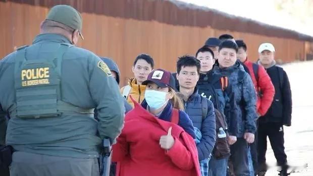 中国应该接回在美国的润人。
美国这些日子开始认真的抱怨，跑过去的润人太多，而中国