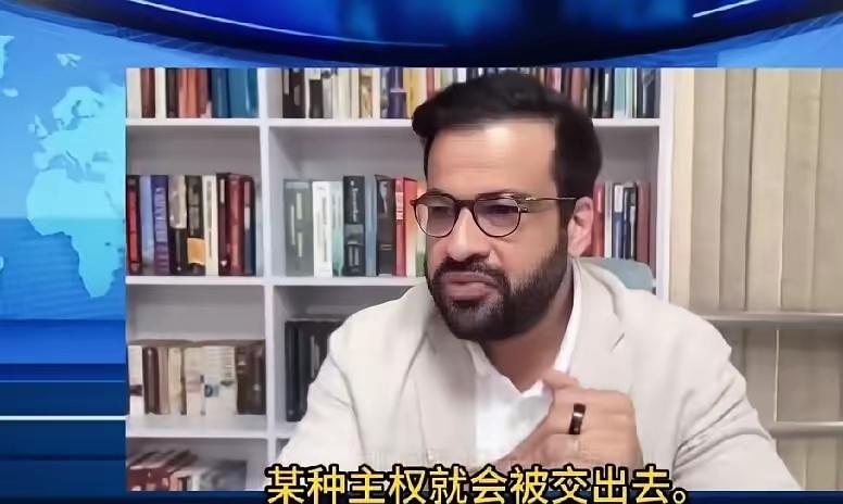 新加坡前外长杨荣文驳斥印度记者的采访片段走红。该记者炒作中国贷款是债务陷阱、使用