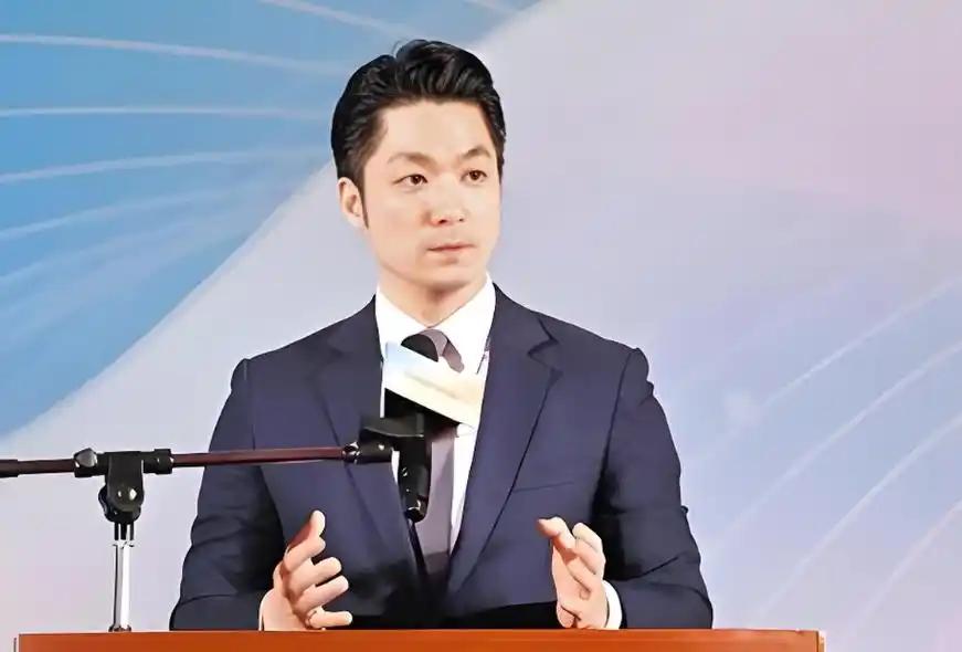台北市市长蒋万安曾宣称，如果大陆继续在台海进行军机绕台和军演的话，他就要停掉双城