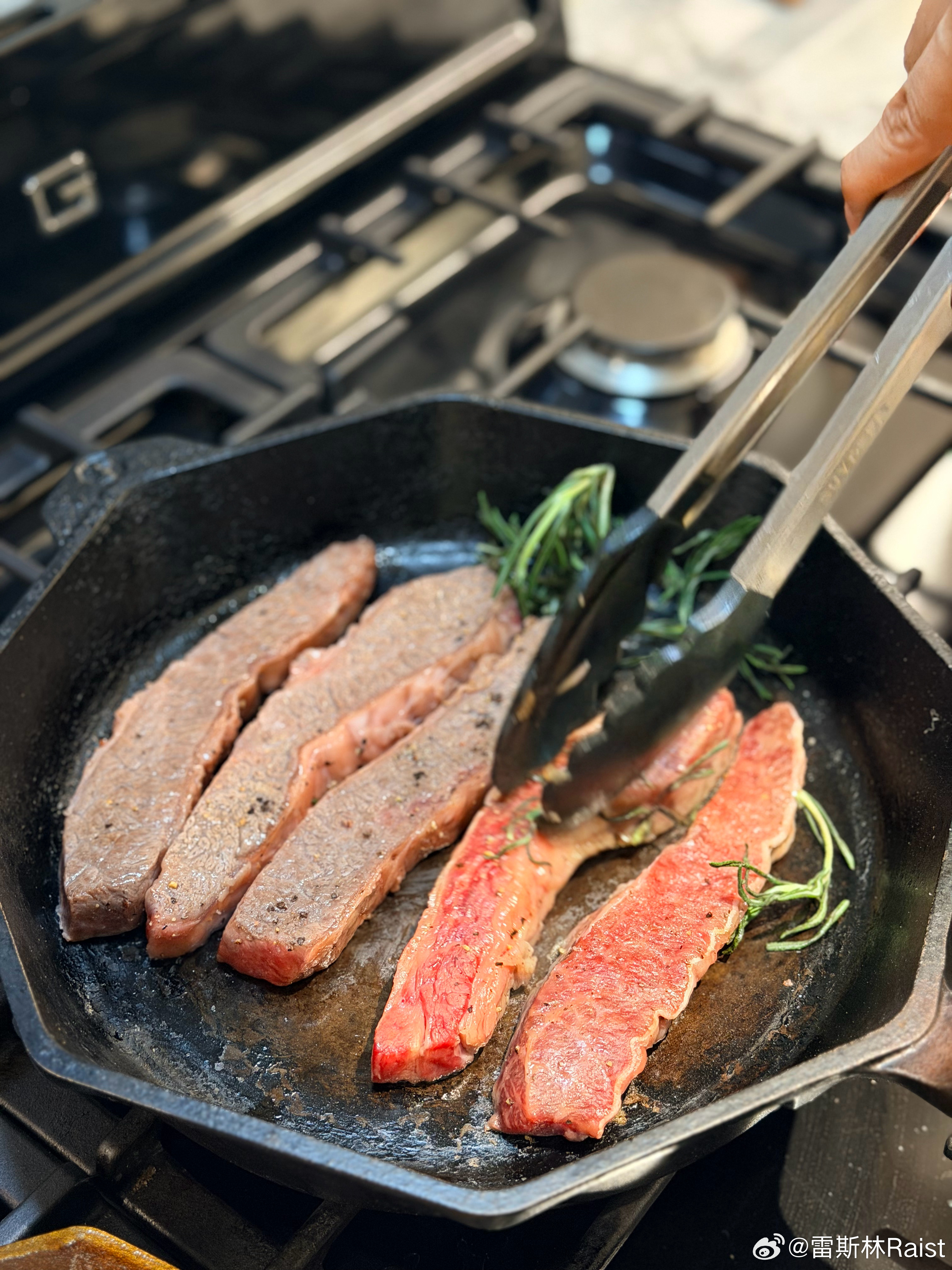 牛小排盖饭红烧萝卜丝自制手抓饼卷鸡蛋 上海