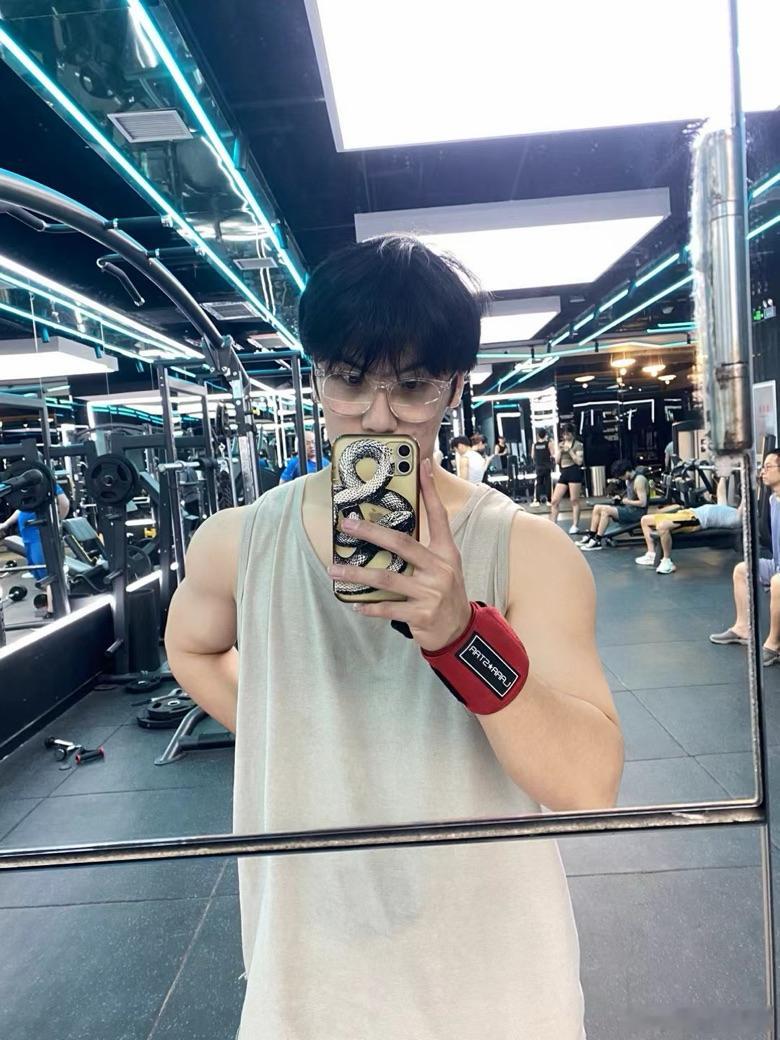 又被告密了，18楼