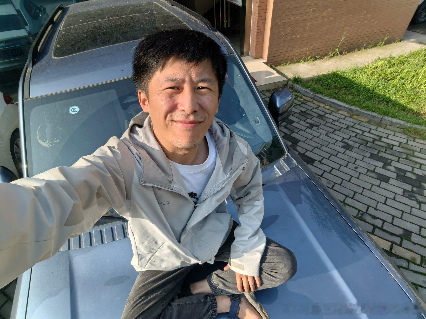 恭喜方程豹达到了十万辆自己作为豹5首发车主 一路走来深感不易 各种奇葩抹黑到今天