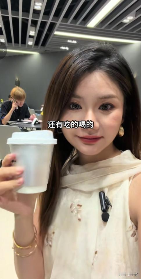 女生非常喜欢去逛2026年成都国际车展，
不仅仅是因为现场有帅哥，
重要的是可以