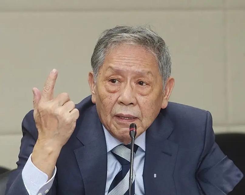当了一辈子老兵的台湾退役中将帅化民，最近在一段公开访谈里交了底。
他说，以前听到